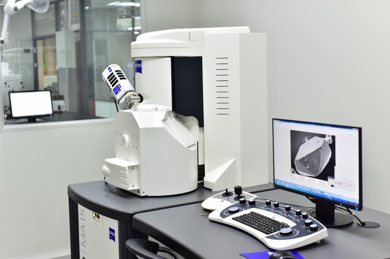 扫描电子显微镜（SEM）